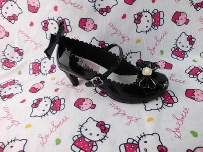 Glossy black & 6.3cm heel