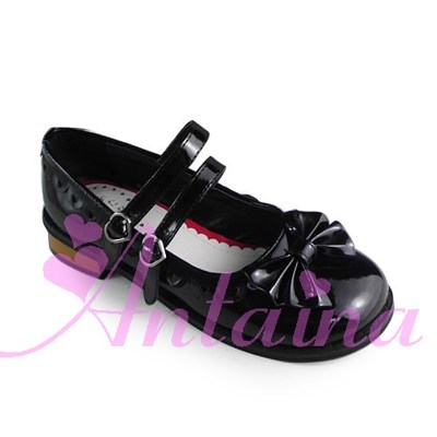 Glossy black & low heel