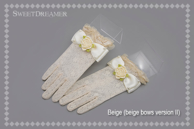 Alpine Heidi*: Lace Gloves in Lolita