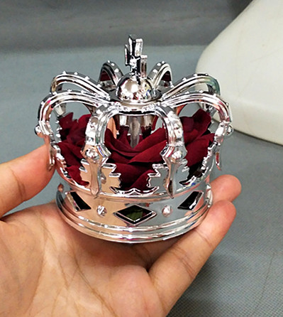 Silver Crown (wine rose inside)